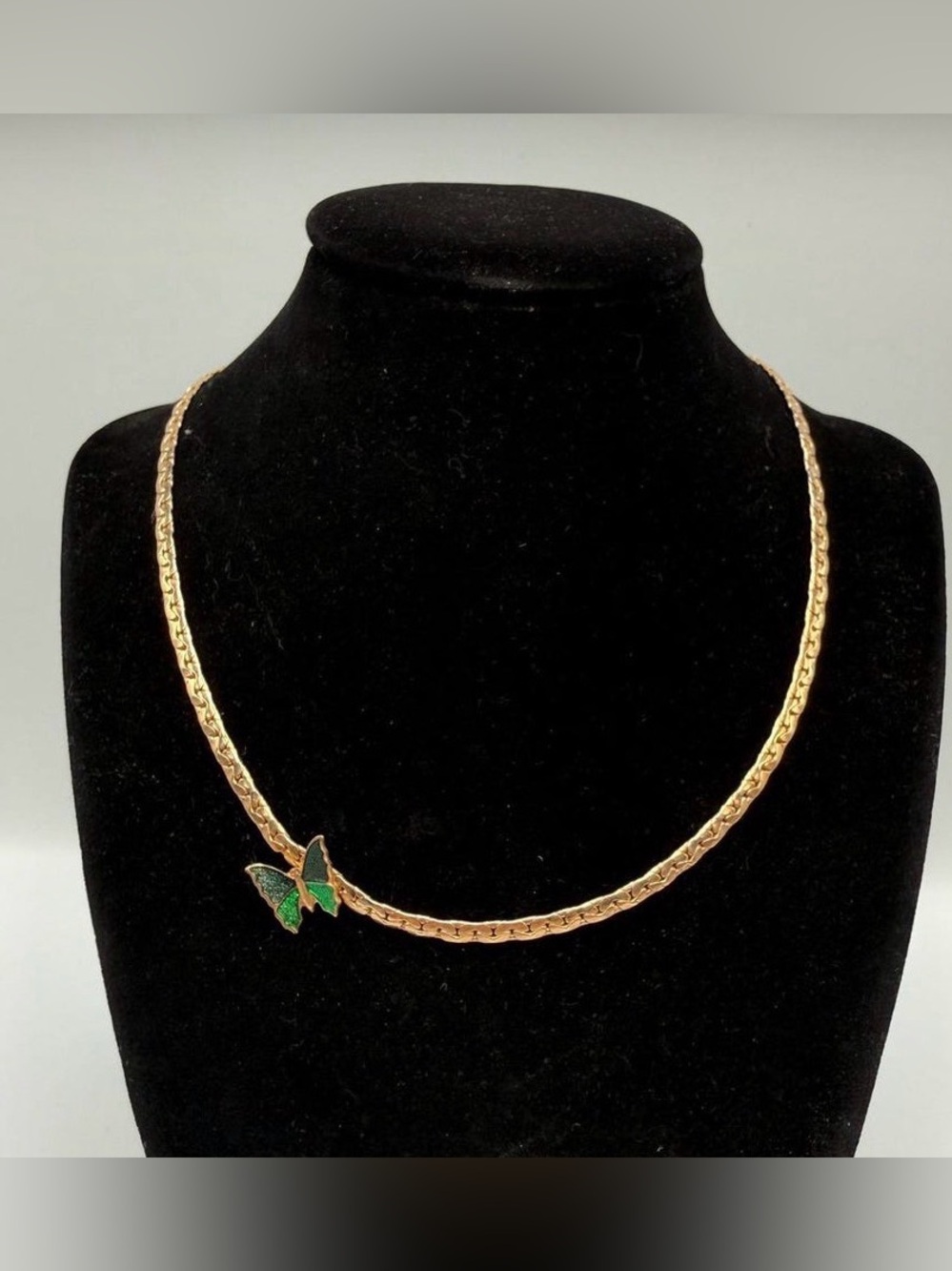 Vintage 1978 Avon Shy Butterfly Necklace Enamel Gold Tone Boxed 16”